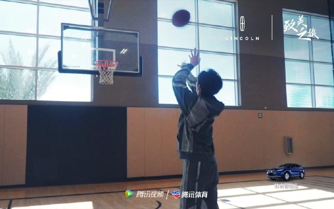 再只是詹皇